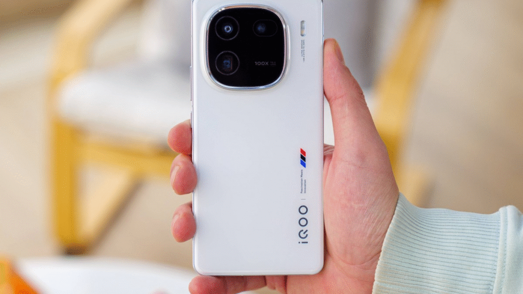 iQOO 13 5G – Flagship Smartphone with Snapdragon 8 Elite